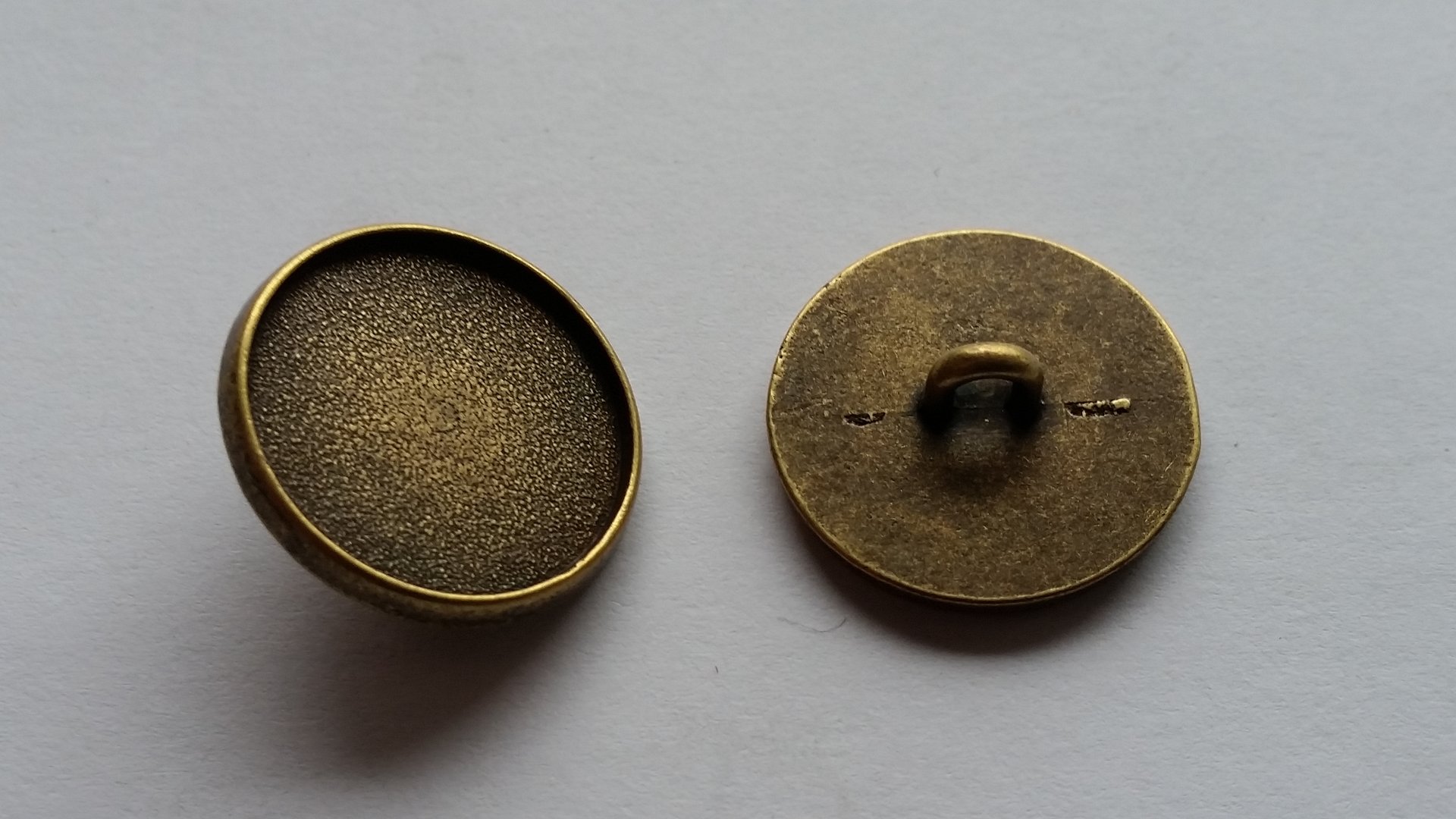 6 Stück Metallknöpfe Knopf Trachten Ösenknopf 18 mm altmessing NEUWARE rostfrei 